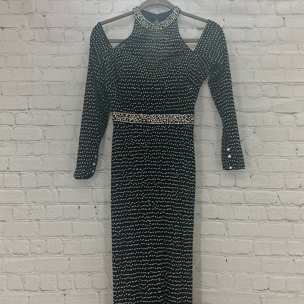 The cool‎ Collection Fully stoned head to toe black lace gown size 0